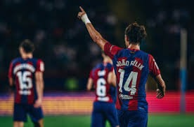 什么是德扑里的“卫星赛（Satellite）”陷阱？解析为了门票而进行的非典型博弈。（德州扑克“卫星赛”陷阱：为门票而战的非典型博弈解析）